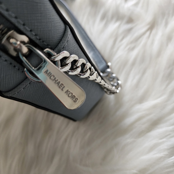 BNWT AUTHENTIC MICHAEL KORS  Ginny Leather Crossbody  with dust bag - Picture 2 of 16